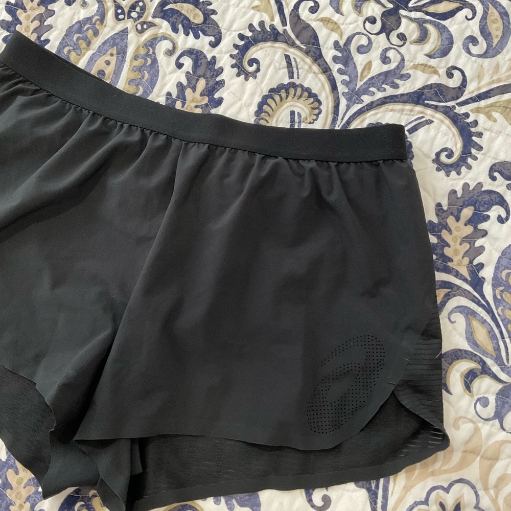 ASICS running shorts - Picture 2 of 4